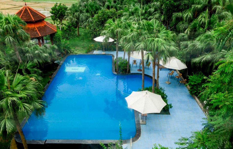 Bể bơi tại Family Resort Ba Vì